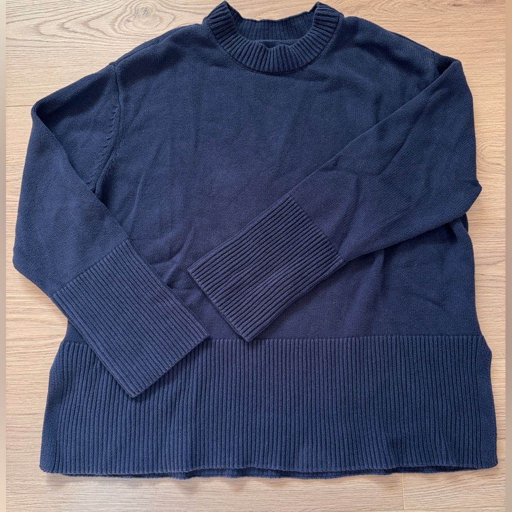 GAP Navy Crewneck Knit